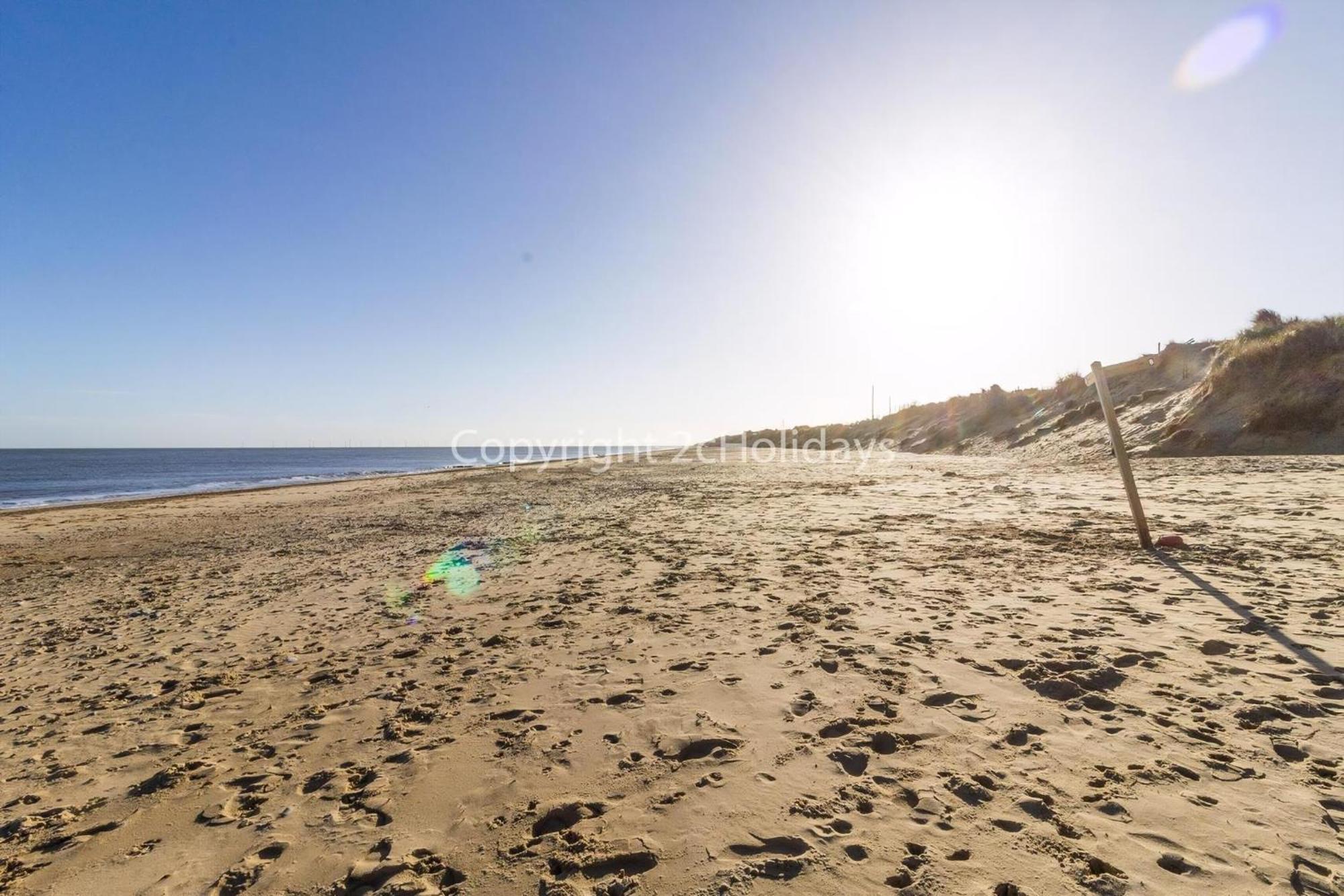 Great 3 Bedroom Chalet To Hire With In Hemsby, Great Seaside Break! Ref 18194B Экстерьер фото