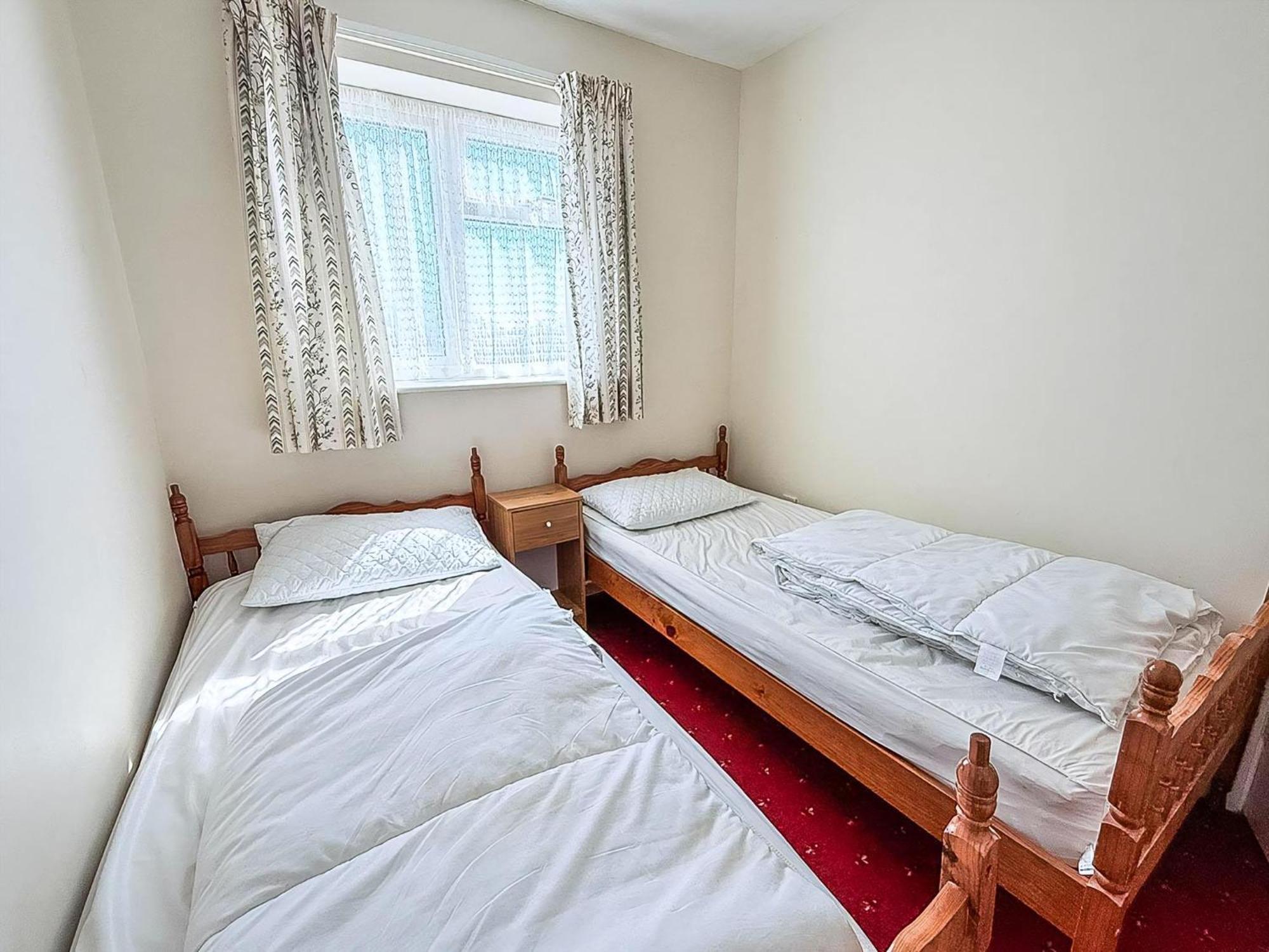 Great 3 Bedroom Chalet To Hire With In Hemsby, Great Seaside Break! Ref 18194B Экстерьер фото